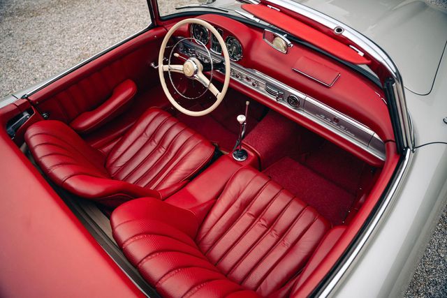 MERCEDES-BENZ 300 SL Roadster vollrest., matching numbers