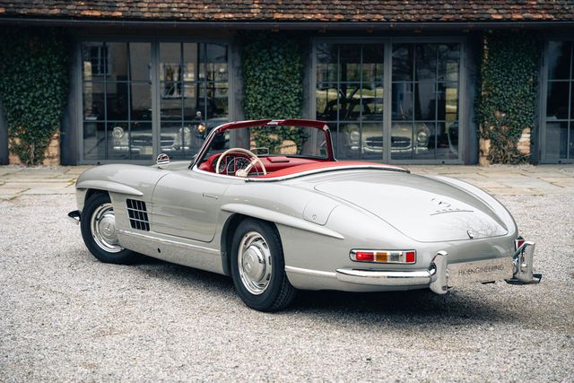 MERCEDES-BENZ 300 SL Roadster vollrest., matching numbers