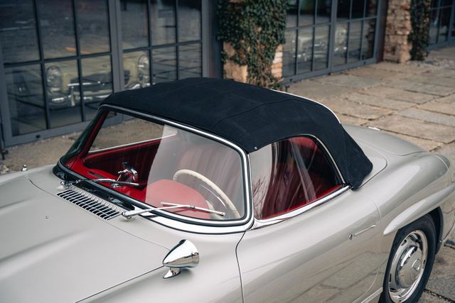 MERCEDES-BENZ 300 SL Roadster vollrest., matching numbers