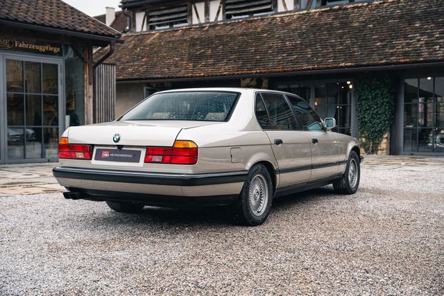 BMW 750 iL mit H-Zulassung, DE, 12-Zylinder, E32