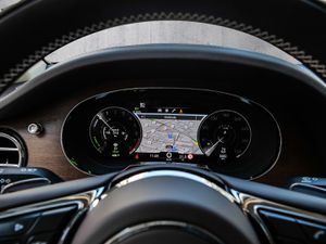 BENTLEY Bentayga Azure Hybrid Havana, Naim, Mulliner