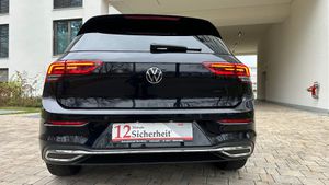 VW Golf VIII Lim. Life, NAVI, SHZ, LED