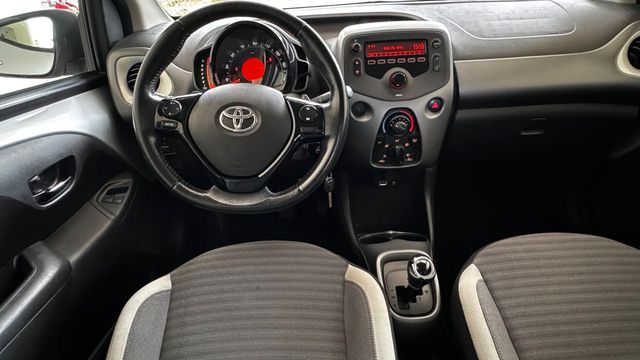 TOYOTA Aygo (X)