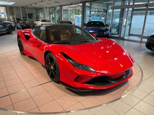 FERRARI F8