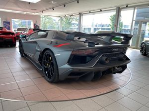 LAMBORGHINI Aventador