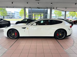 FERRARI FF