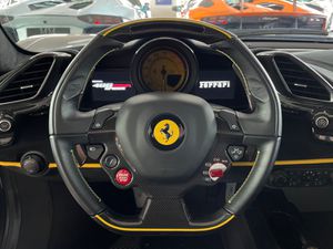 FERRARI 488 Pista