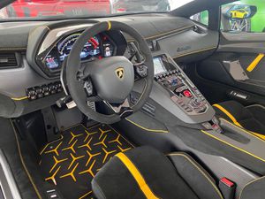 LAMBORGHINI Aventador SVJ Roadster VOLL-CARBON