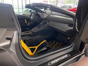 LAMBORGHINI Aventador SVJ Roadster VOLL-CARBON