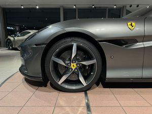 FERRARI Portofino M  Voll-Carbon/HiFi/PassengerDis/ADAS