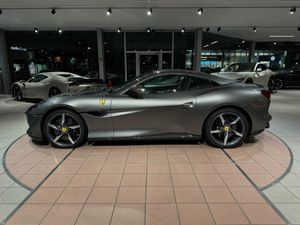 FERRARI Portofino M  Voll-Carbon/HiFi/PassengerDis/ADAS