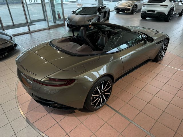 ASTON MARTIN DB11