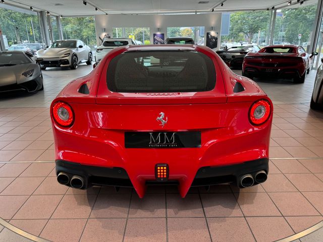 FERRARI F12 Berlinetta