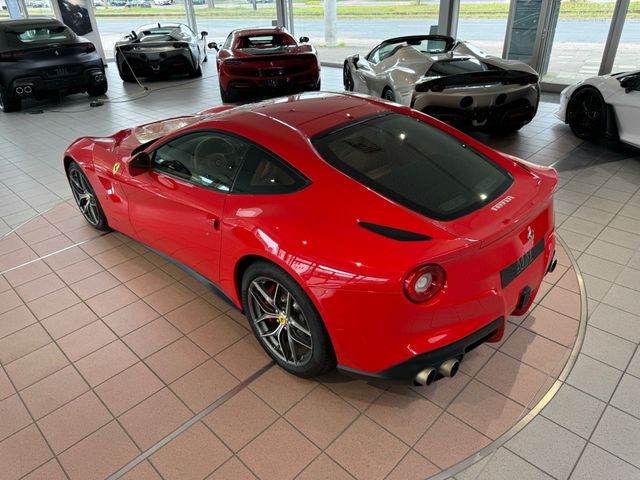 FERRARI F12 Berlinetta