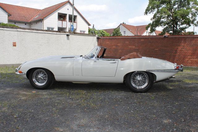 JAGUAR E-Type