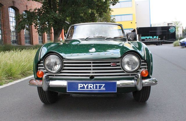 TRIUMPH TR4