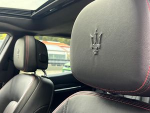 MASERATI Ghibli 3.0 Diesel /Schiebedach/Kamera/Leder