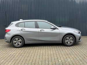 BMW 118 i 5-Türer/ AHK/LED/Lenkradheiz/Navi/Sitzheiz