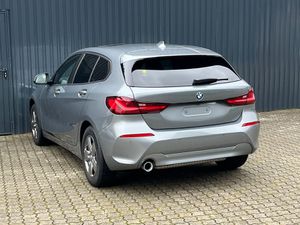 BMW 116 i 5-Türer/ GlasDach/Kamera/Lenkradheiz/LED