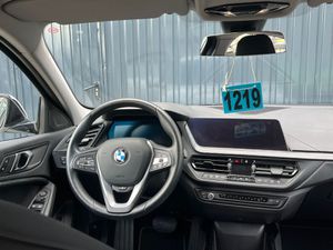 BMW 118 i Aut. SPORT LINE /HiFi/LED/Lenkradheiz/Navi