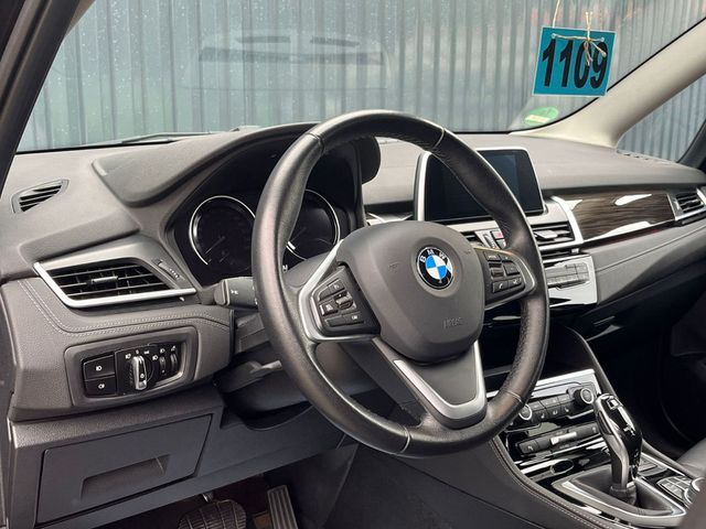 BMW 218 i Aut Gran Tourer Luxury Line /AHK/getöScheib