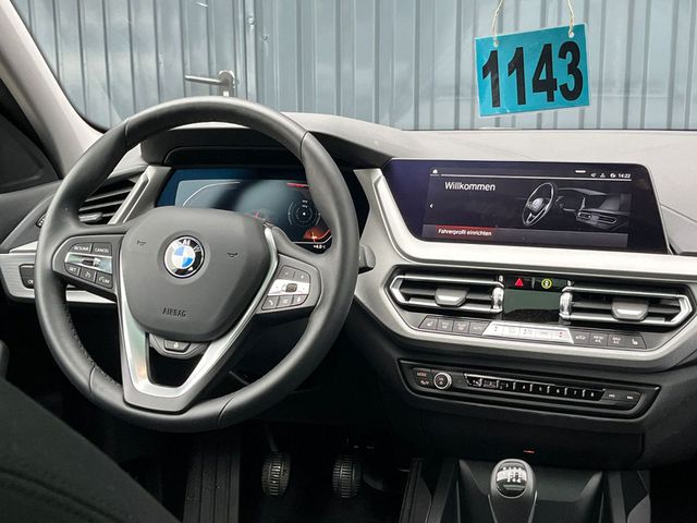 BMW 116 i 5-Türer/ GlasDach/Kamera/Lenkradheiz/LED