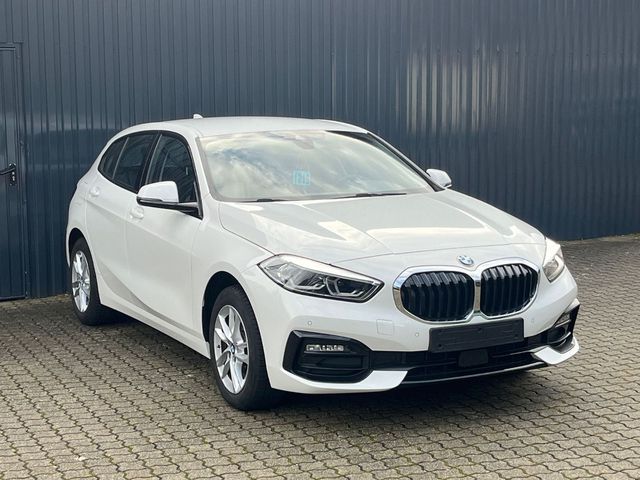 BMW 118 i Aut. SPORT LINE /HiFi/LED/Lenkradheiz/Navi