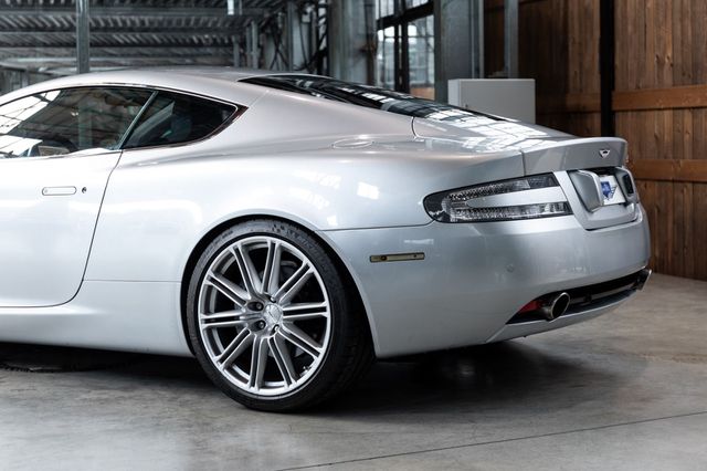 ASTON MARTIN DB9