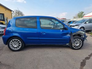 RENAULT Clio III Authentique