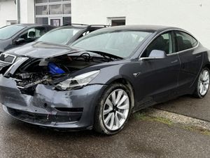 TESLA Model 3 Standard Plus RWD 100kw