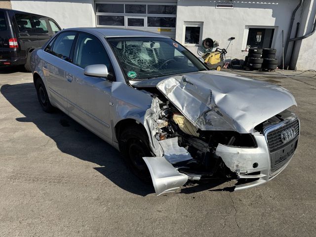 AUDI A4 2.0
