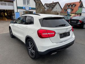 MERCEDES-BENZ GLA 220