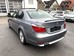 BMW 530 Baureihe 5 Lim. i/VOLL/HEAD-UP/SSD/KOMFOR