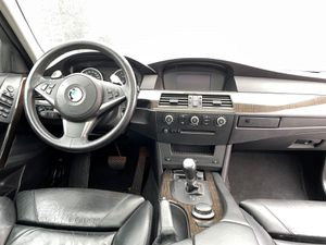 BMW 530 Baureihe 5 Lim. i/VOLL/HEAD-UP/SSD/KOMFOR