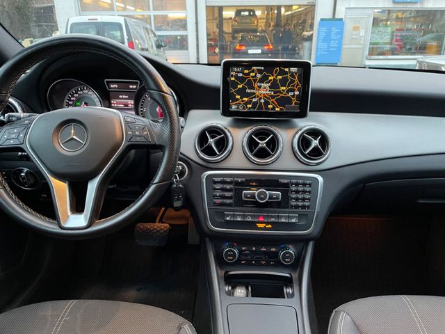 MERCEDES-BENZ GLA 220