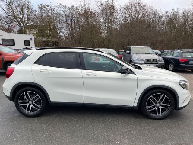 MERCEDES-BENZ GLA 220