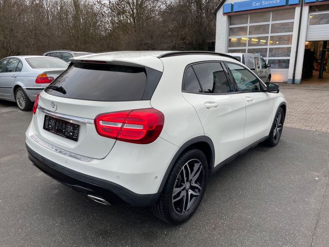 MERCEDES-BENZ GLA 220