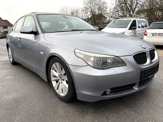 BMW 530 Baureihe 5 Lim. i/VOLL/HEAD-UP/SSD/KOMFOR