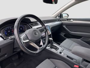 VW Passat Variant