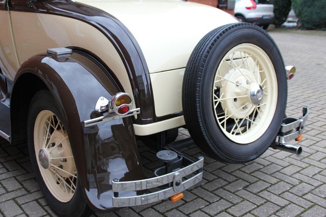 FORD Andere Model A Sportcoupe RHD, mit Schwiegermuttersitz!