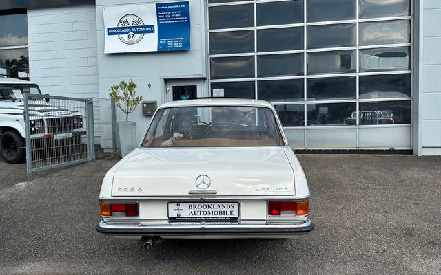 MERCEDES-BENZ 220 D - Schiebedach, Automatik, Servo,sehr gepfl.