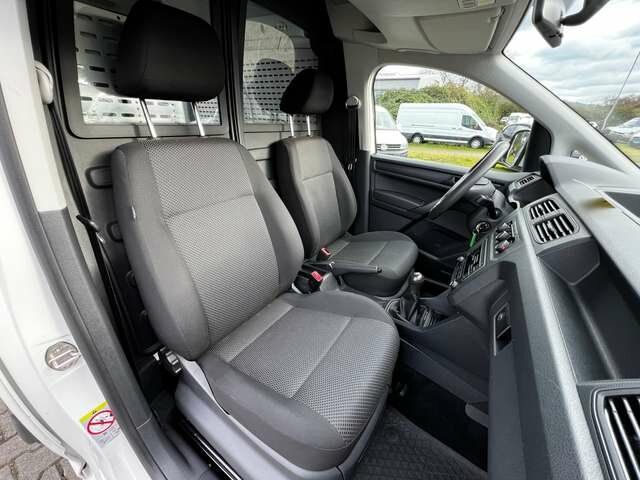 VW Caddy Kasten 2.0 TDI Sortimo Werkstatteinbau AHK