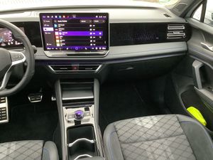 VW Tiguan 1.5 eTSI DSG R-Line AHK ACC Matrix Pano