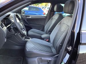 VW Tiguan 2.0 TDI DSG R-Line 4M. AHK ACC Pano Kamera