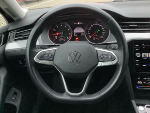 VW Passat Variant 1.5 TSI DSG Business AHK ACC LED