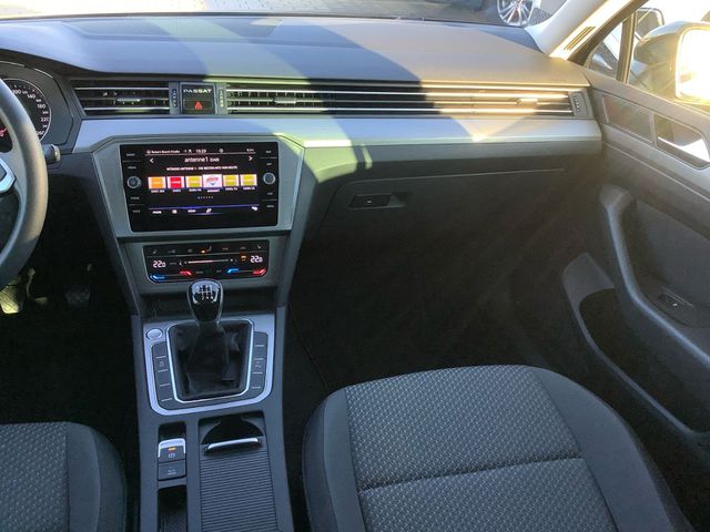 VW Passat Variant 2.0 TDI AHK LED Navi SHZ PDC