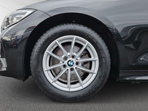 BMW 320 d Luxury Line LEDER PANO ANHÄNGERZUG 320