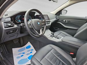 BMW 330 e Touring Advantage AHK LEDER LIVE COCKPIT 330