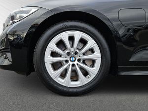 BMW 330 e Touring Advantage AHK LEDER LIVE COCKPIT 330