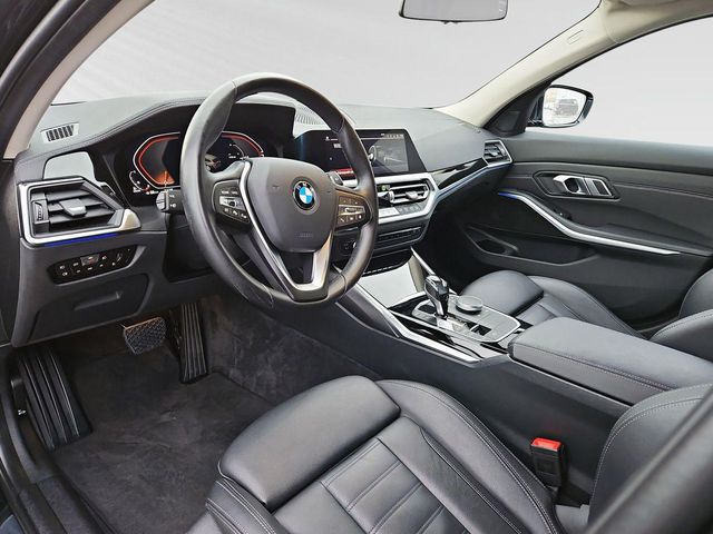 BMW 320 d Luxury Line LEDER PANO ANHÄNGERZUG 320